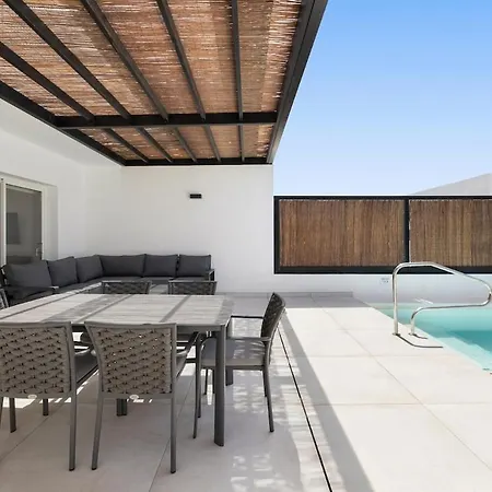 Monarch Коста Бланка