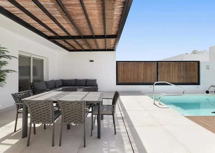 Monarch Коста Бланка